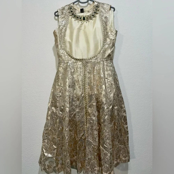 Designer Wedding Dress - Pakistani/Indian - Picture 3 of 7